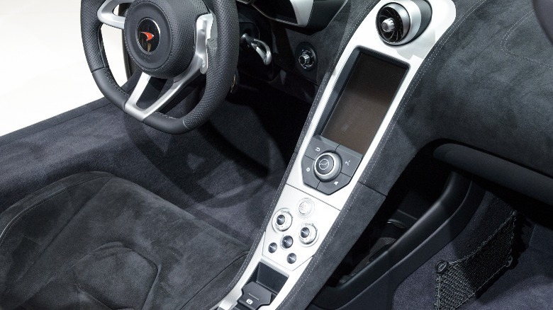 McLaren 650S Spider center console