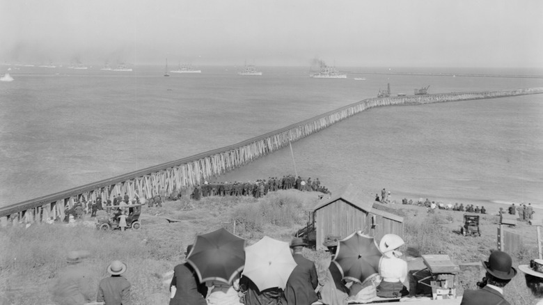 Residents greet Great White Fleet in LA