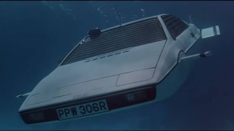 007 james bond the spy who loved me amphibious car