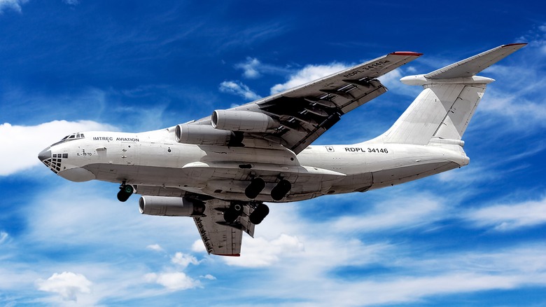 Ilyushin Il-76 flying overhead