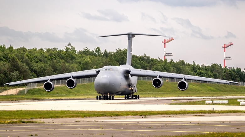 Lockheed C-5 Galaxy preparing for take-off