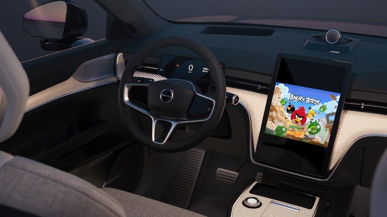 "Angry Birds" on Android Auto