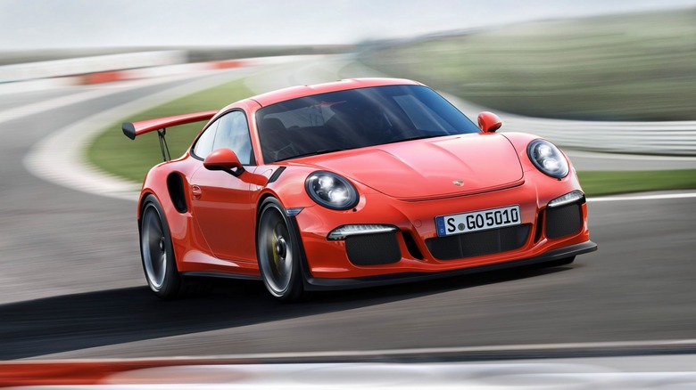 Porsche 911 GT3 RS track driving