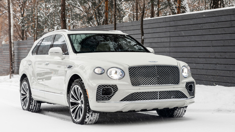 Bentley Bentayga parked snow