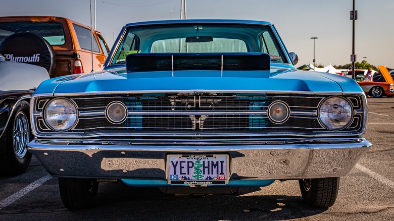 Parrilla frontal de un Hemi Dart del 68