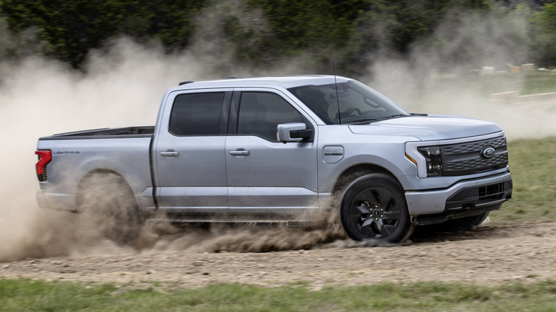 Ford F-150 Lightning offroad