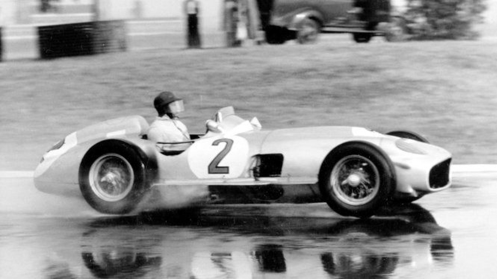 the-unforgettable-track-record-of-mercedes-1954-formula-one-car