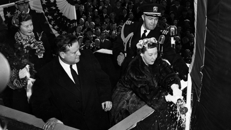 Mamie Eisenhower christens Nautilus