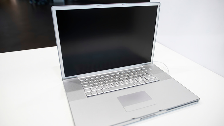 A PowerBook G4 on display at a museum