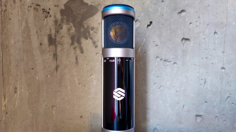 The Sterline ST155 microphone