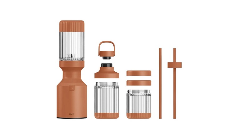 Matching set of jars, straws, and lids