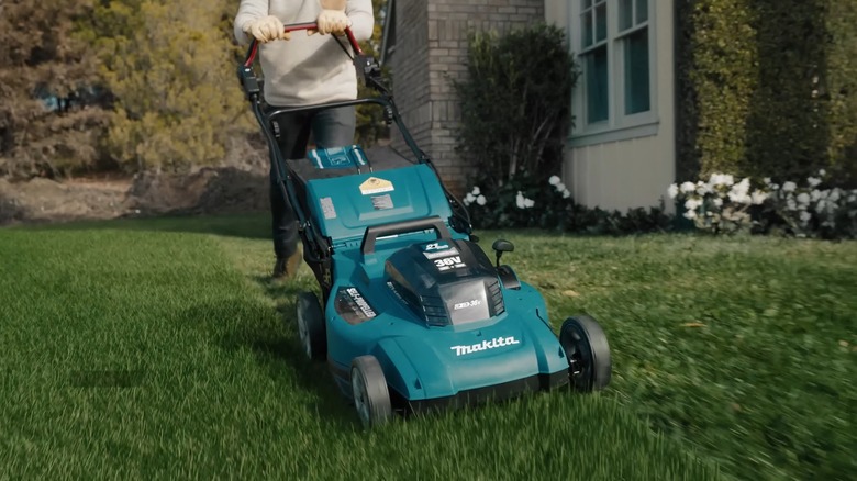 Makita's 36V LXT mower