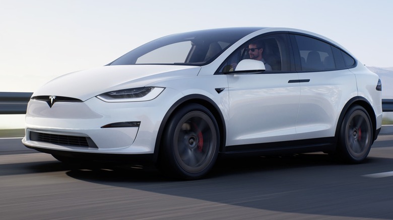 Tesla Model X Plaid white