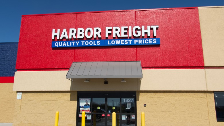 Harbor Freight store in the daylight