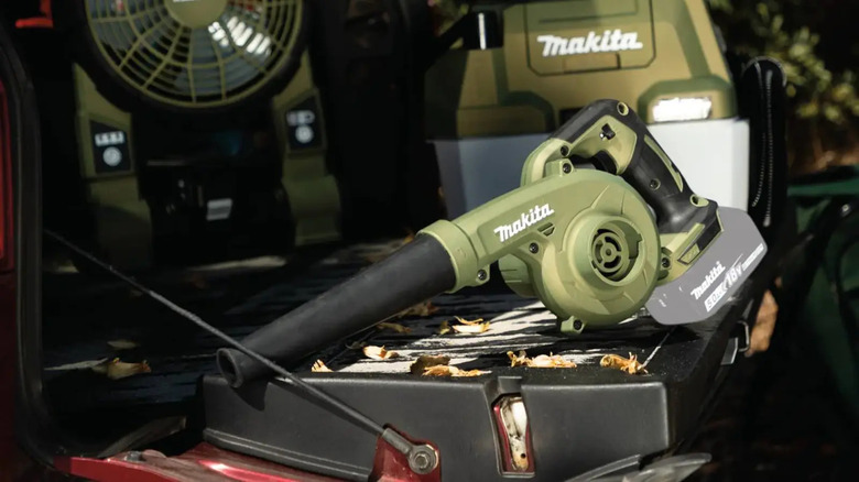 Makita blower on tailgate