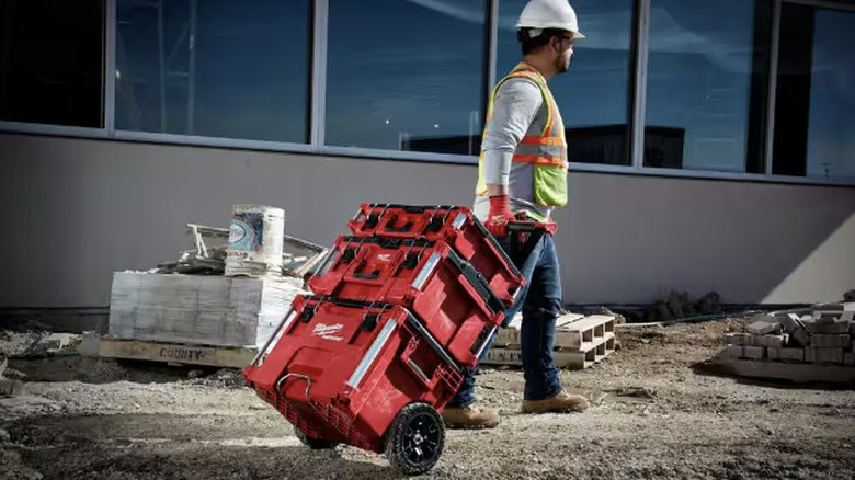 Milwaukee 22 inch rolling tool box