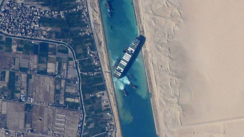 Ship blocking the Suez Canal