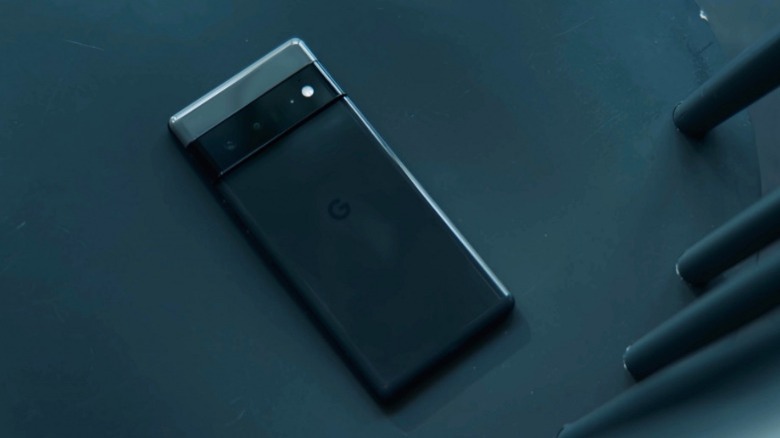black Google Pixel 6