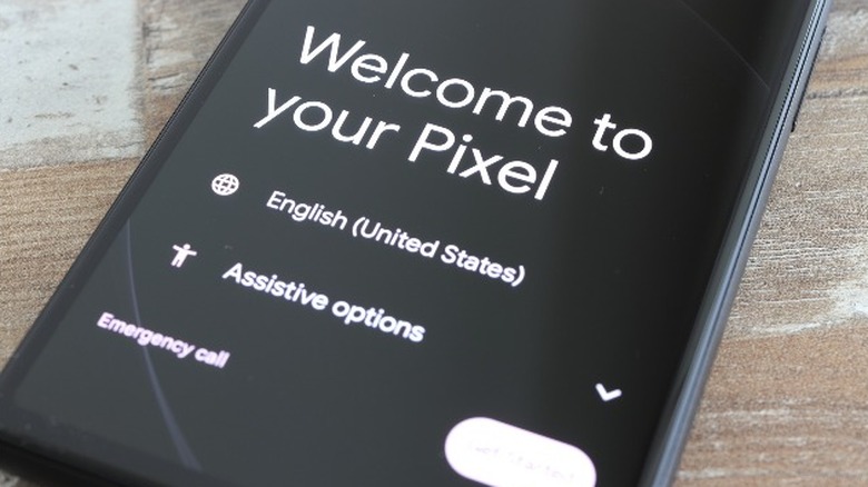 Google PIxel 6 turn-on welcome screen