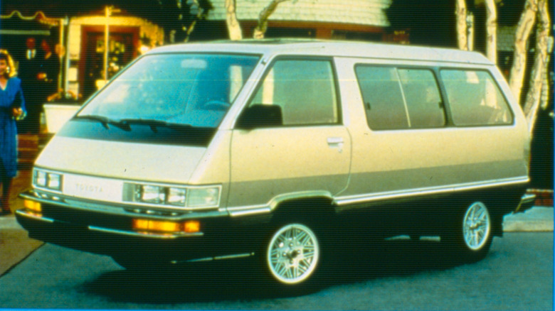 This 80s Toyota Van Had A Strange Feature You Won't Find In Your New Car