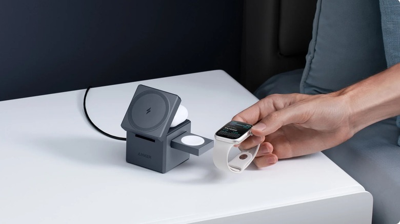 Anker 3-in-1 charging cube Apple Watch AirPods