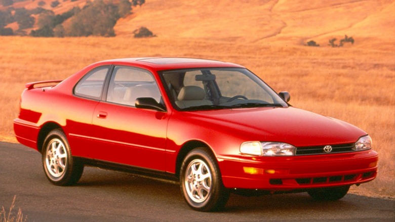 Front quarter view of 1994 Toyota Camry Coupe parked on road