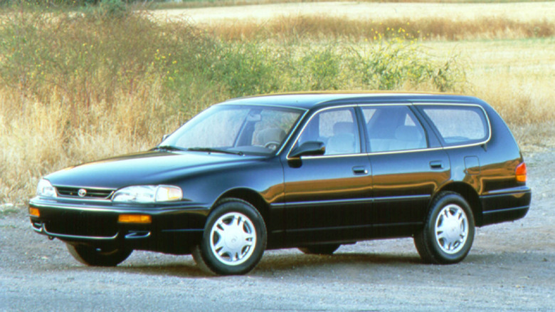 Front quarter view of a third-generation Toyota Camry wagon