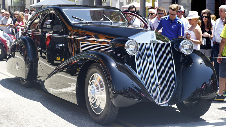 Rolls-Royce Phantom Round Door front view