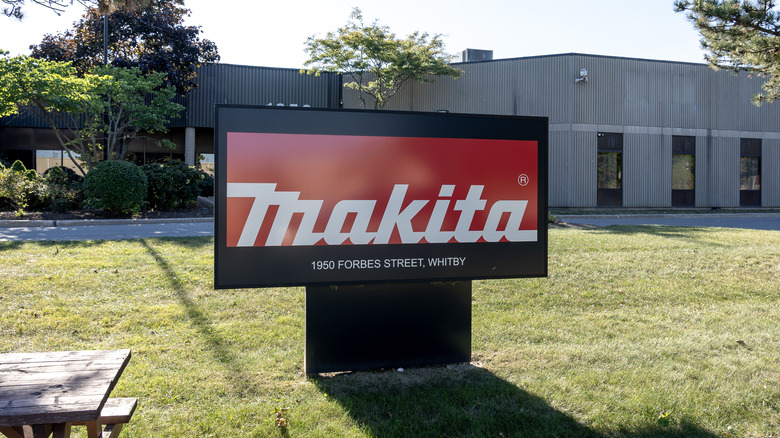 Makita sign