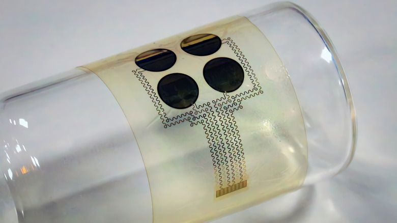 Developed at MIT, a skin-like device for ALS patients