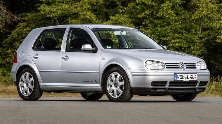 Silver VW Golf Mk4