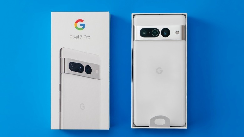 Pixel 7 Pro product box