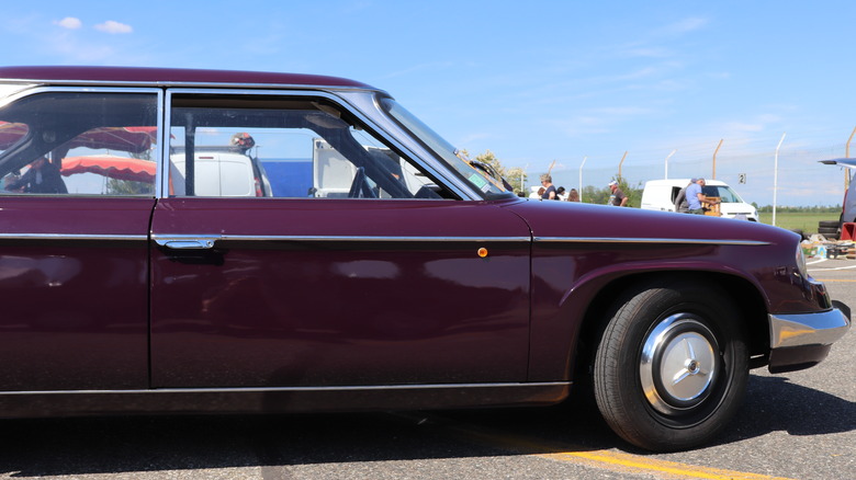 Panhard 24 BT side view