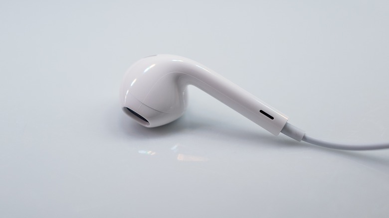 single wired earbud