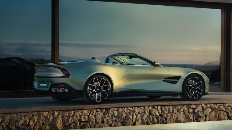 Side view of the Aston Martin Vanquish Volante