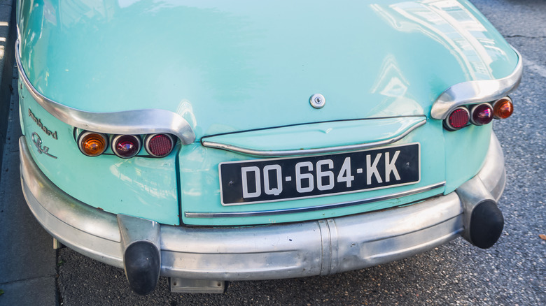 Rear end of Panhard PL 17