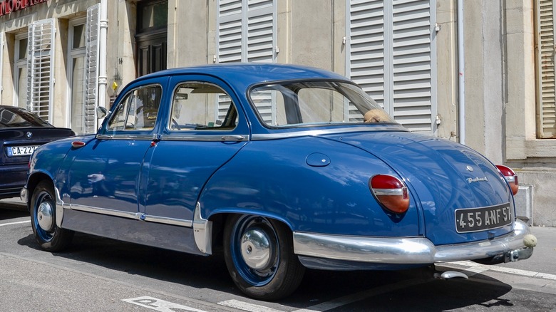 Rear 3/4 view of Panhard Dyna Z