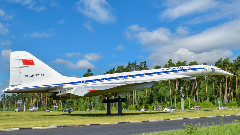 tu-144 aircraft display