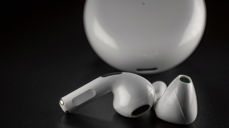 Apple AirPods