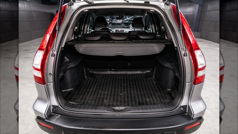 Honda CR-V trunk