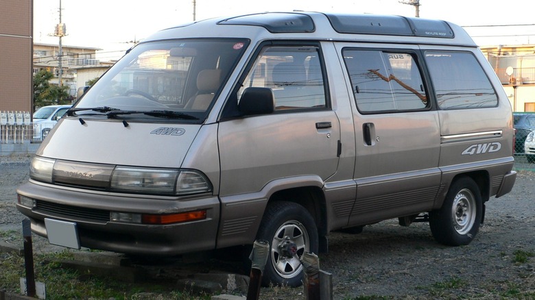 1988 Toyota MasterAce Surf 