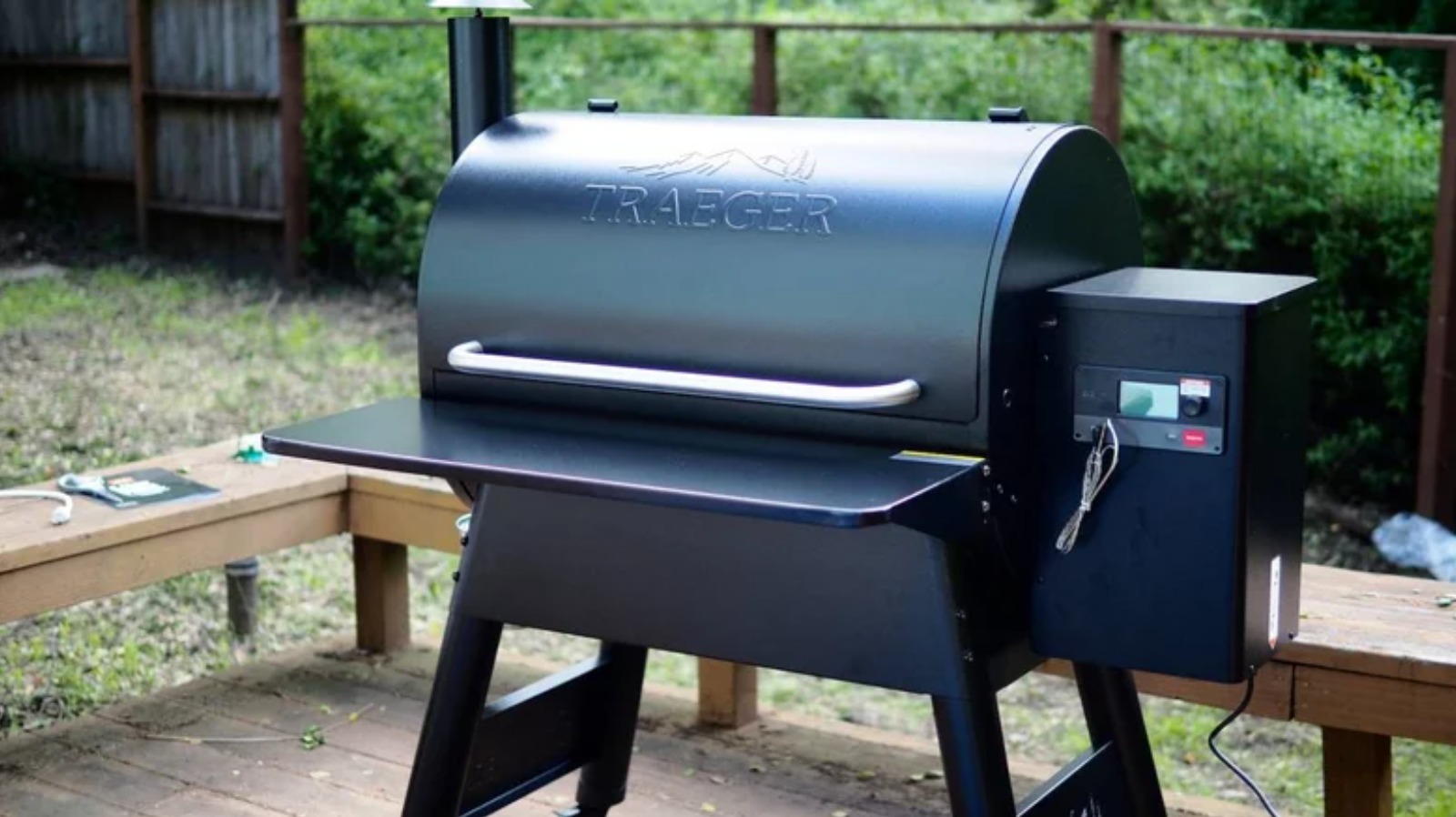 https://www.slashgear.com/img/gallery/traeger-pro-780-review-why-your-next-pellet-grill-needs-wifi/l-intro-1645827937.jpg