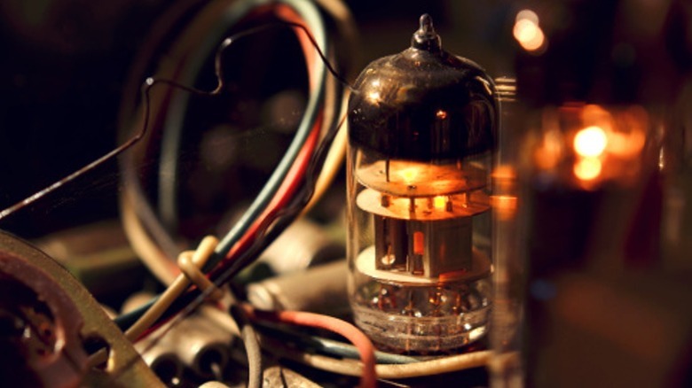 vacuum tube inside of an amplifier