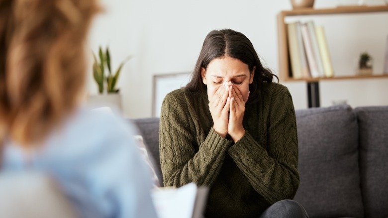 psychologist talking to a woman