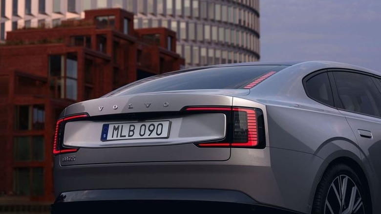 Volvo ES90 rear view