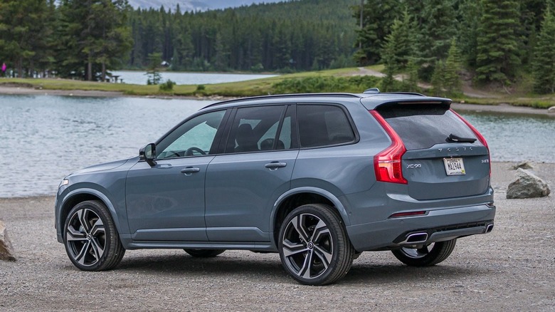 2020 Volvo XC90 T6 parked by lake in the wilderness