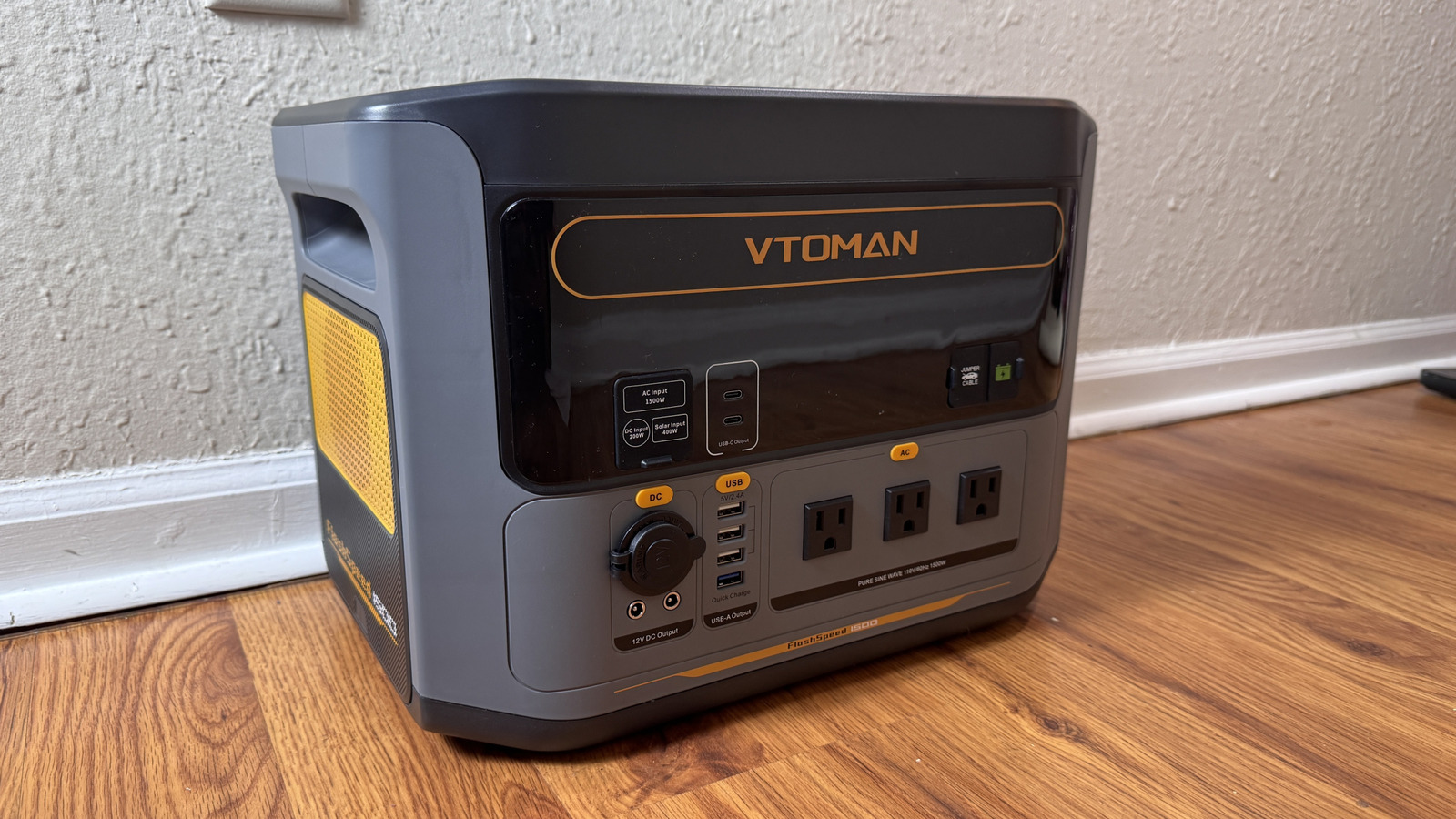 VTOMAN FlashSpeed 1500: Plenty Of Power For All Your Gear