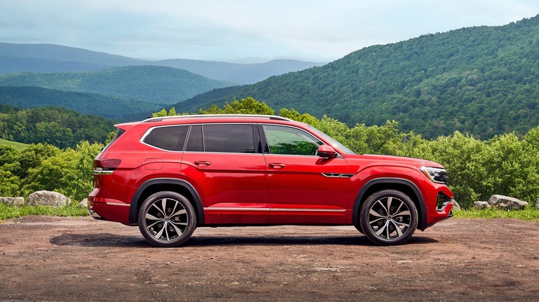 The Volkswagen Atlas viewed from the side