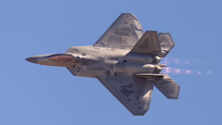 F-22 Raptor in a turn