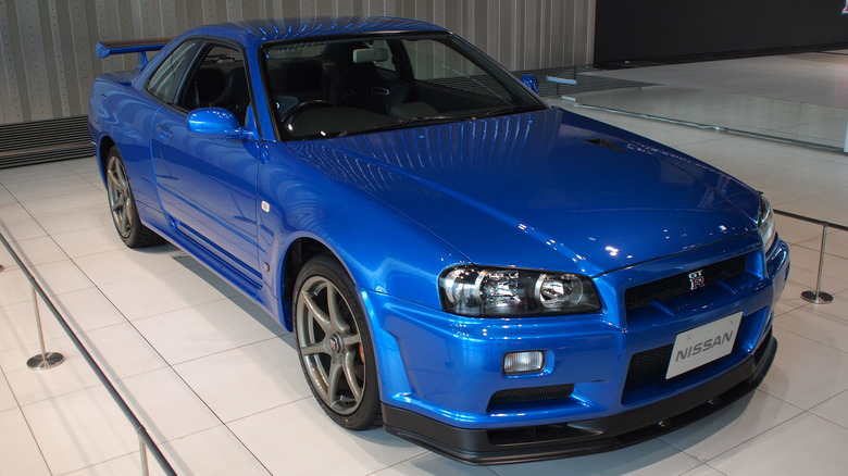 Nissan Skyline GT-R V-Spec II Blue